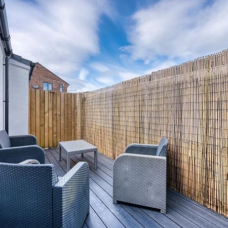 4-Bedroom Stunning Luxe, Spacious & Stylish Design House Bolton, Sleeps 11, With Parking Central Bolton, Links To Manchester, Pet-Friendly, Best For Groups! Work Contractors And Summer Special Offer! - By Blue Puffin Stays Farnworth Exterior foto