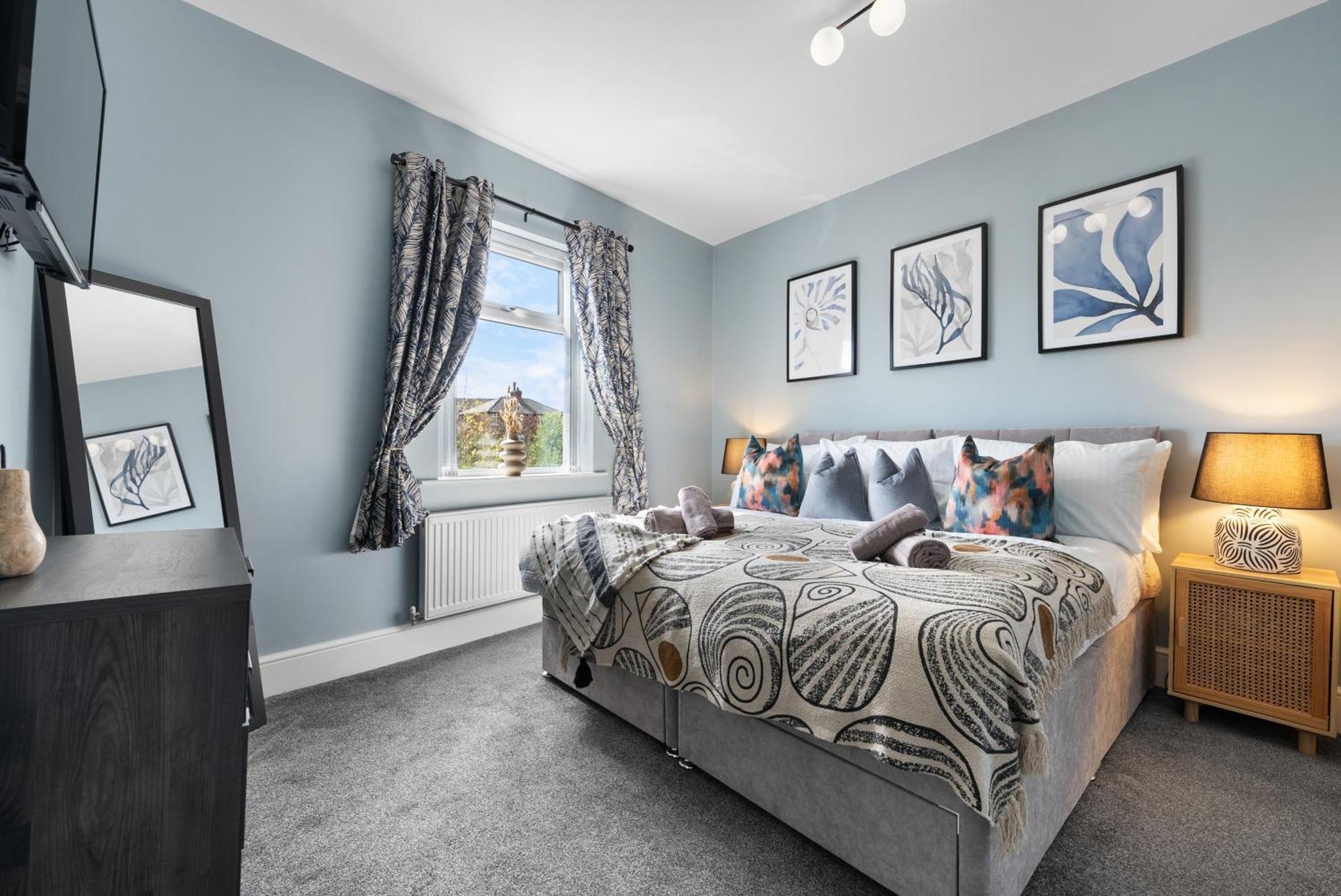 4-Bedroom Stunning Luxe, Spacious & Stylish Design House Bolton, Sleeps 11, With Parking Central Bolton, Links To Manchester, Pet-Friendly, Best For Groups! Work Contractors And Summer Special Offer! - By Blue Puffin Stays Farnworth Exterior foto