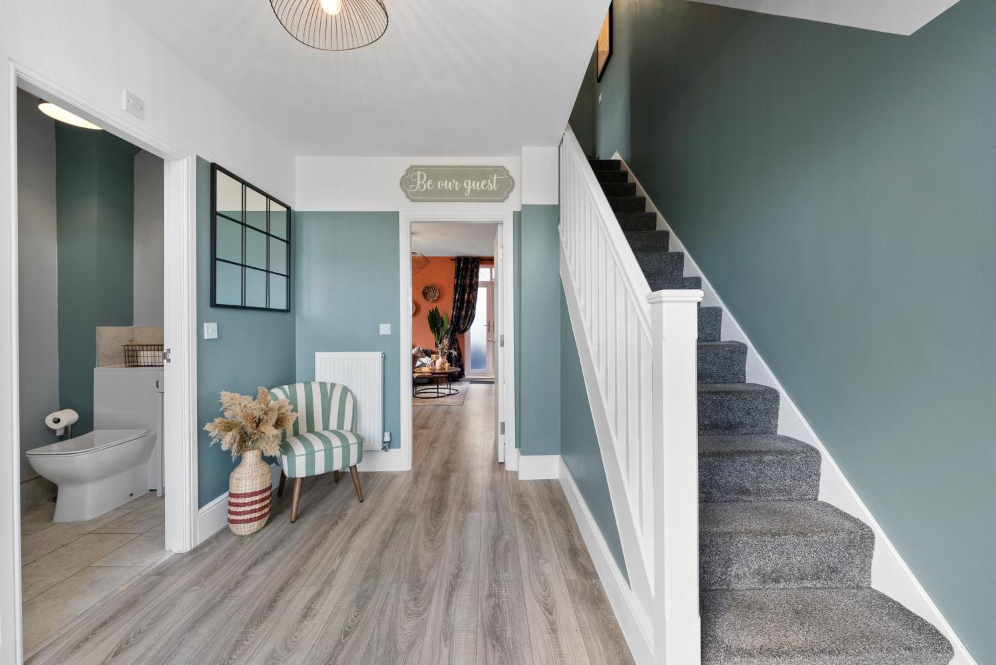 4-Bedroom Stunning Luxe, Spacious & Stylish Design House Bolton, Sleeps 11, With Parking Central Bolton, Links To Manchester, Pet-Friendly, Best For Groups! Work Contractors And Summer Special Offer! - By Blue Puffin Stays Farnworth Exterior foto